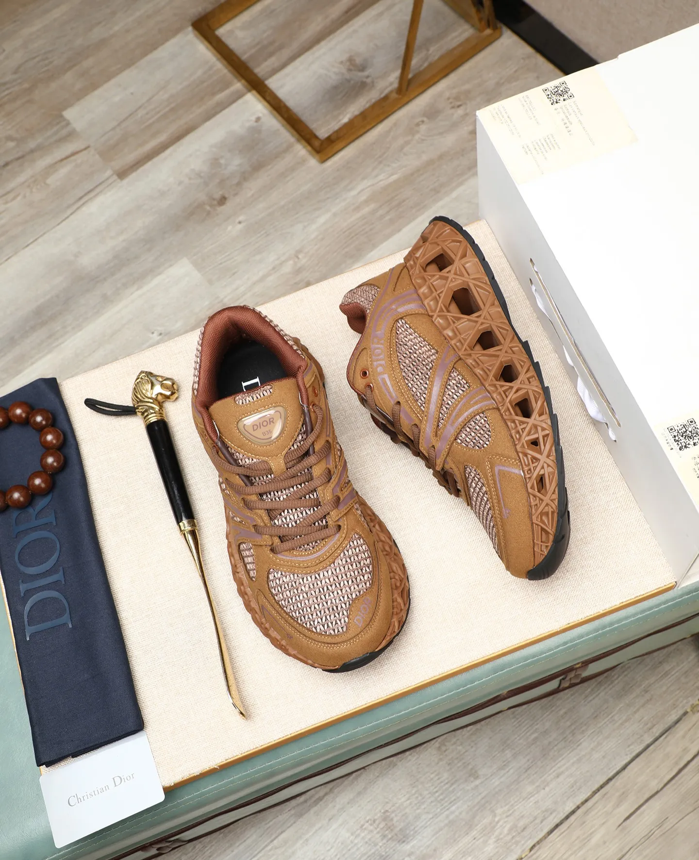 Men's shoes 💰800💰 Men's style 👦🏻Dior Dior B35 High-end quality Original casual sports shoes Upper: special environmentally friendly leather. High-frequency brand totem, brand totem cloth, tongue plastic brand logo, heel high-frequency brand logo Lining: brand canvas Original version: ultra-light TPR·rubber; two-color molded outsole Ultra-high quality control and fine workmanship: High-end, extravagance and class. Size: 39-44 (38, 45, 46, can be customized)…! !